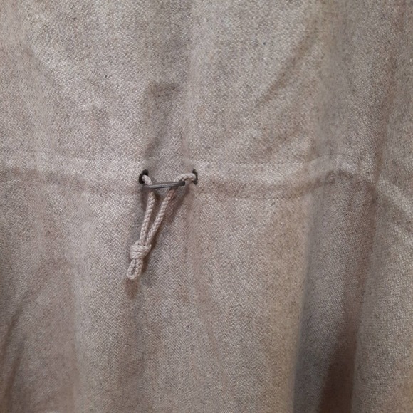 Eddie Bauer| Tan Wool Blend Womens Cape OSFM - Picture 7 of 10